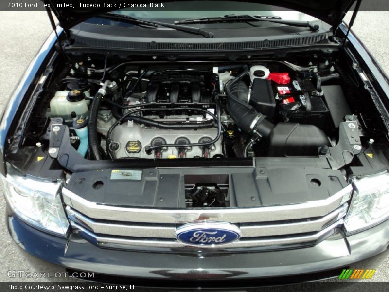 Tuxedo Black / Charcoal Black 2010 Ford Flex Limited