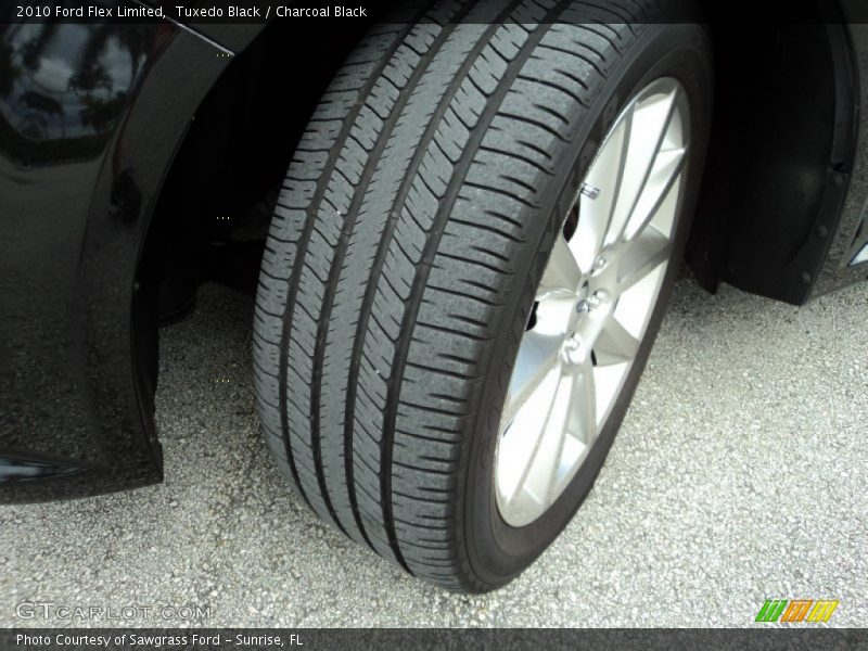 Tuxedo Black / Charcoal Black 2010 Ford Flex Limited