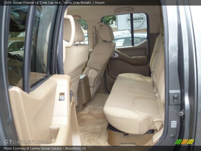 Storm Gray Metallic / Desert 2005 Nissan Frontier LE Crew Cab 4x4