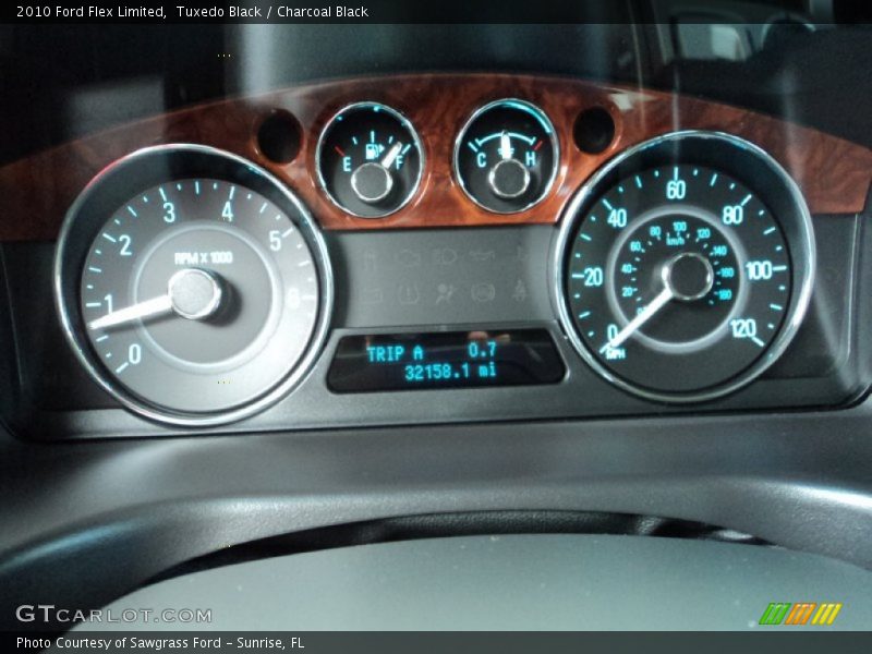 Tuxedo Black / Charcoal Black 2010 Ford Flex Limited