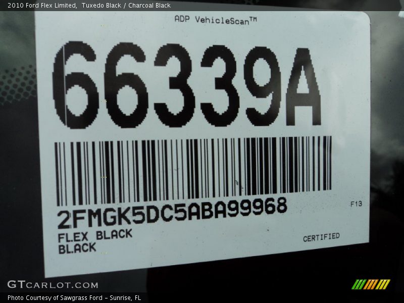 Tuxedo Black / Charcoal Black 2010 Ford Flex Limited