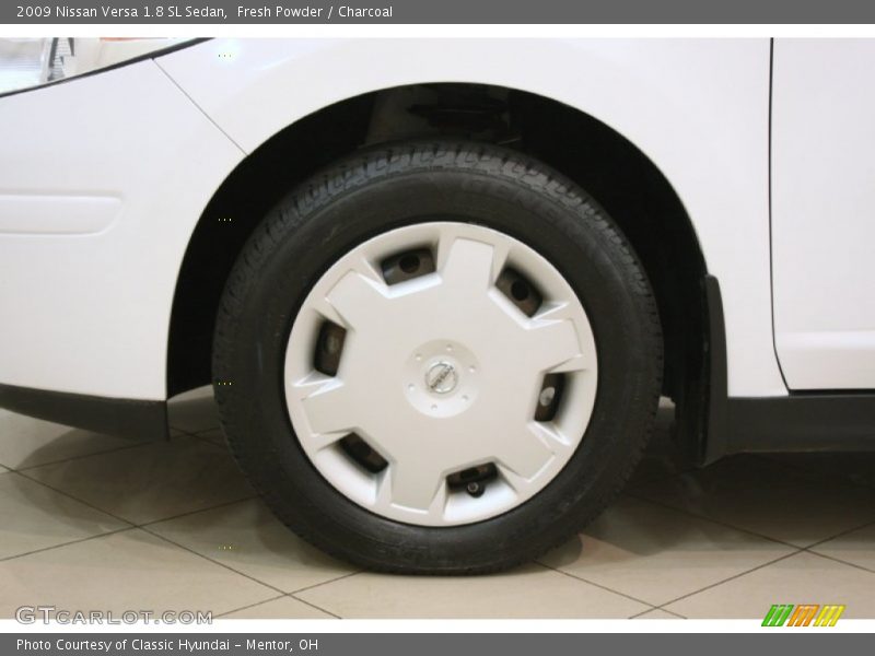 Fresh Powder / Charcoal 2009 Nissan Versa 1.8 SL Sedan