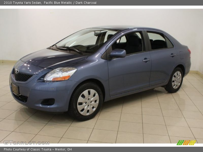Front 3/4 View of 2010 Yaris Sedan
