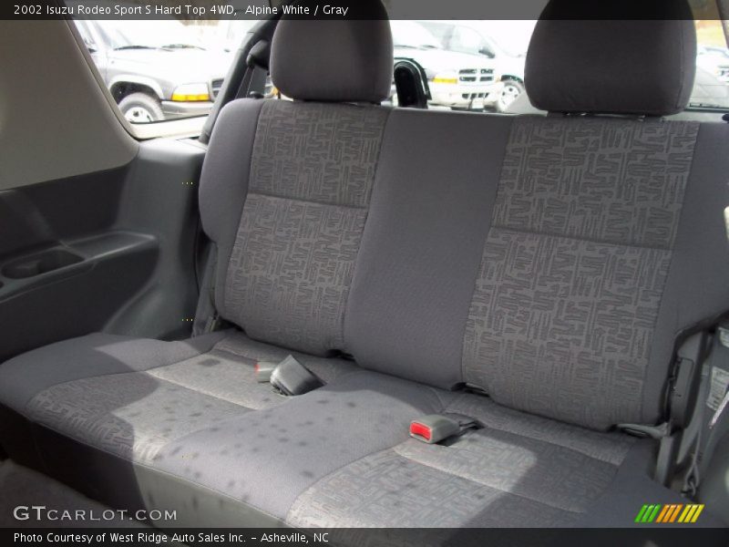 Rear Seat of 2002 Rodeo Sport S Hard Top 4WD