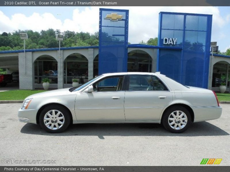 Ocean Pearl Tri-coat / Titanium/Dark Titanium 2010 Cadillac DTS