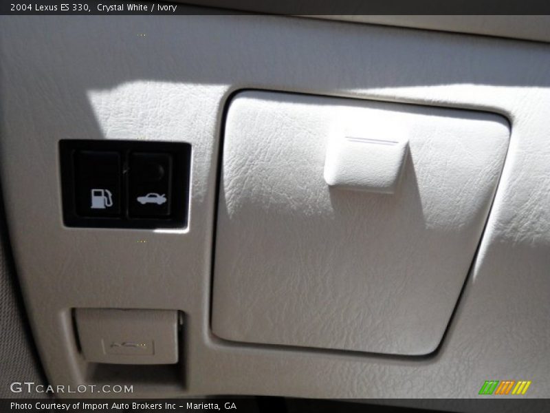 Crystal White / Ivory 2004 Lexus ES 330
