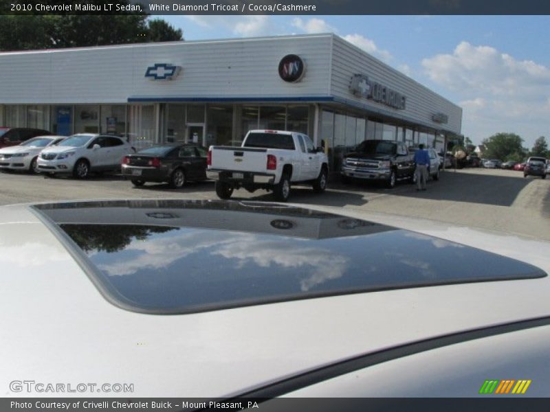 White Diamond Tricoat / Cocoa/Cashmere 2010 Chevrolet Malibu LT Sedan