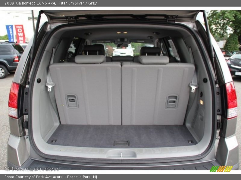 Titanium Silver / Gray 2009 Kia Borrego LX V6 4x4