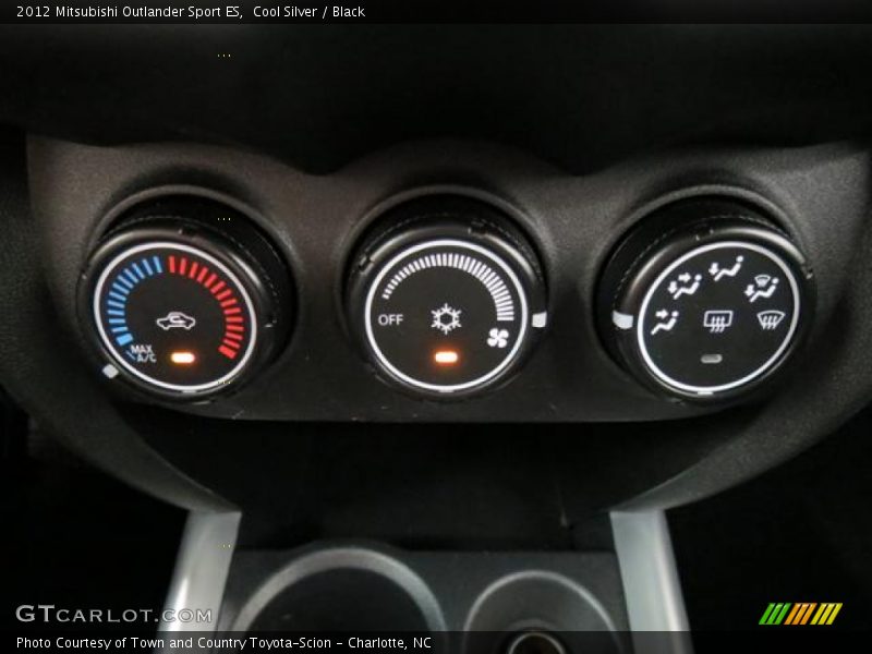 Cool Silver / Black 2012 Mitsubishi Outlander Sport ES