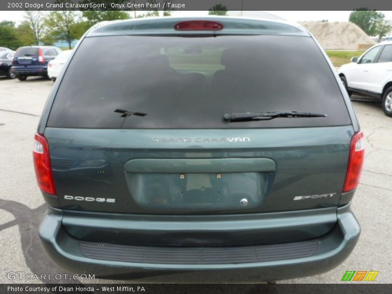 Onyx Green Pearl / Taupe 2002 Dodge Grand Caravan Sport