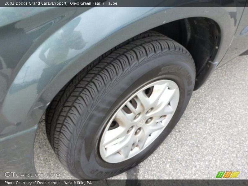 Onyx Green Pearl / Taupe 2002 Dodge Grand Caravan Sport