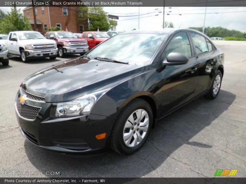 Front 3/4 View of 2014 Cruze LS