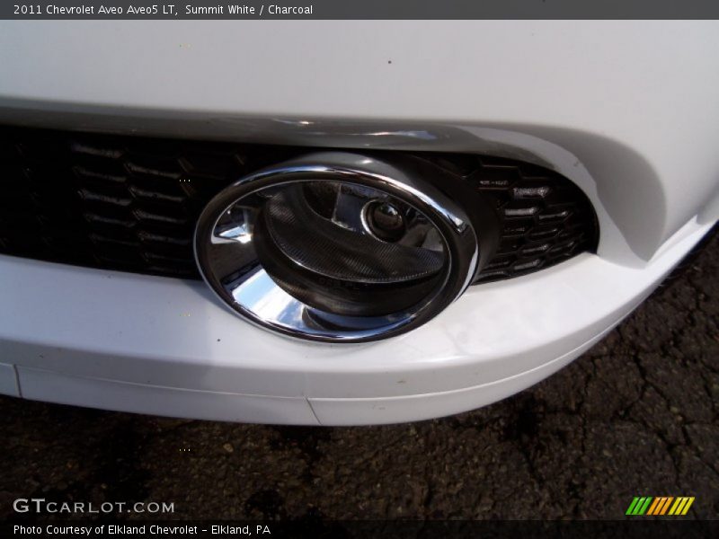 Summit White / Charcoal 2011 Chevrolet Aveo Aveo5 LT