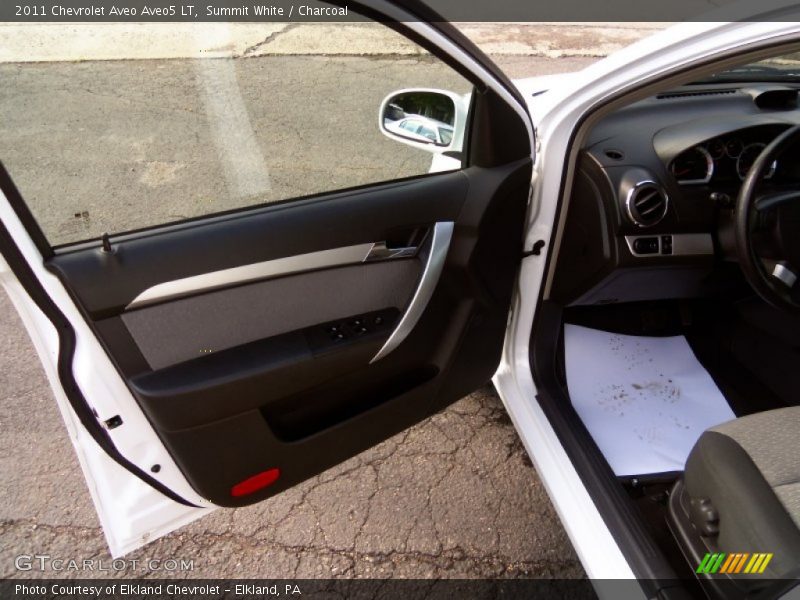 Summit White / Charcoal 2011 Chevrolet Aveo Aveo5 LT