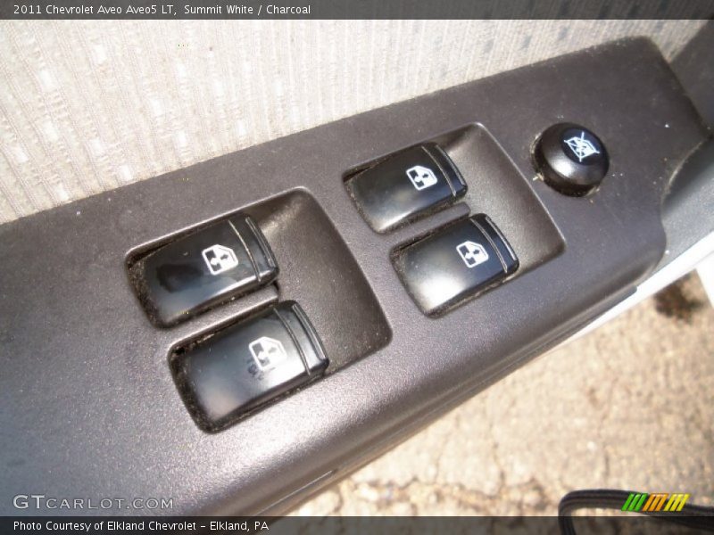 Summit White / Charcoal 2011 Chevrolet Aveo Aveo5 LT