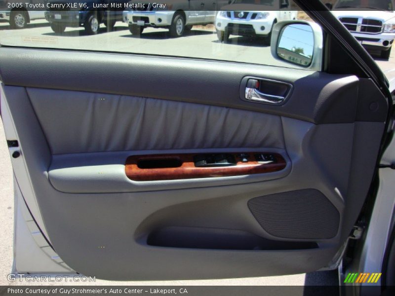 Lunar Mist Metallic / Gray 2005 Toyota Camry XLE V6