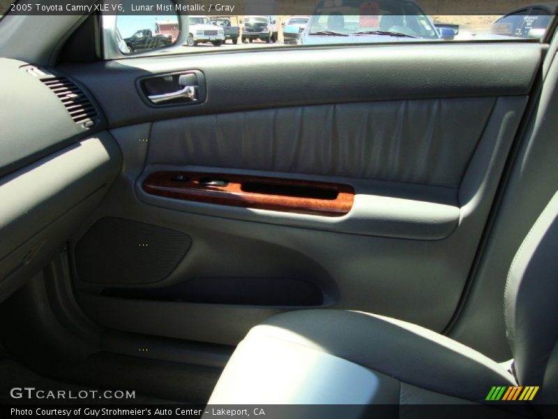Lunar Mist Metallic / Gray 2005 Toyota Camry XLE V6