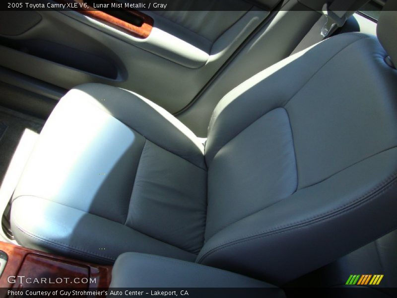 Lunar Mist Metallic / Gray 2005 Toyota Camry XLE V6
