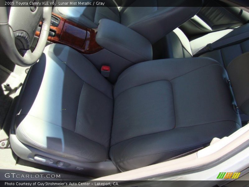Lunar Mist Metallic / Gray 2005 Toyota Camry XLE V6