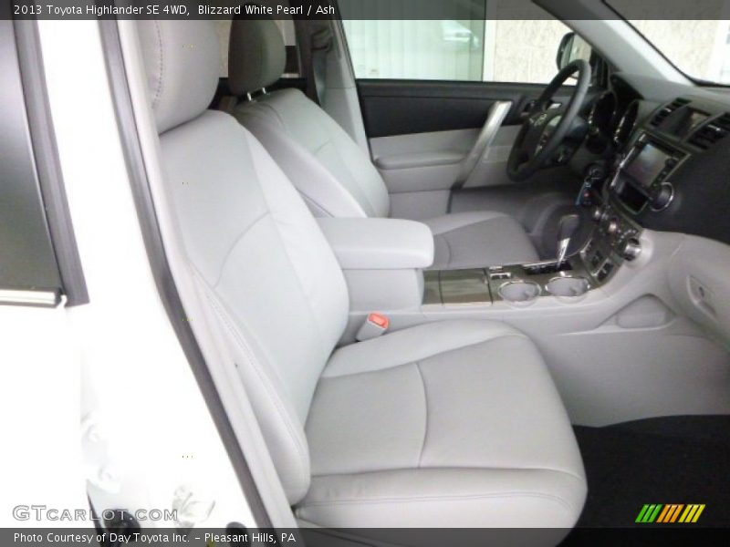 Blizzard White Pearl / Ash 2013 Toyota Highlander SE 4WD