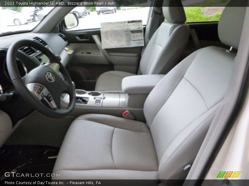 Blizzard White Pearl / Ash 2013 Toyota Highlander SE 4WD