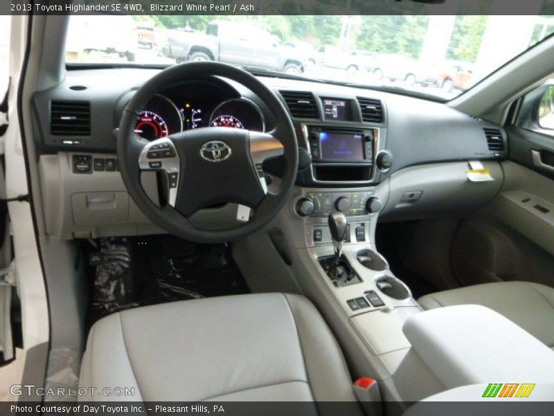 Blizzard White Pearl / Ash 2013 Toyota Highlander SE 4WD
