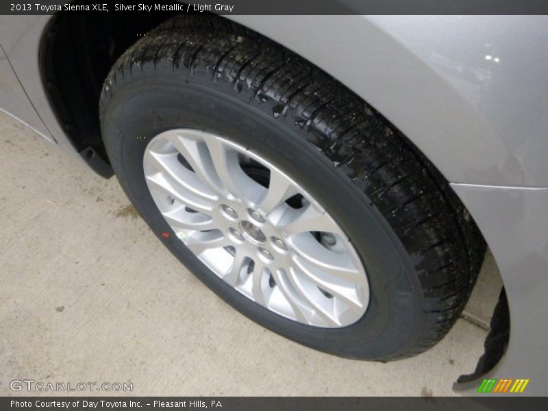 Silver Sky Metallic / Light Gray 2013 Toyota Sienna XLE