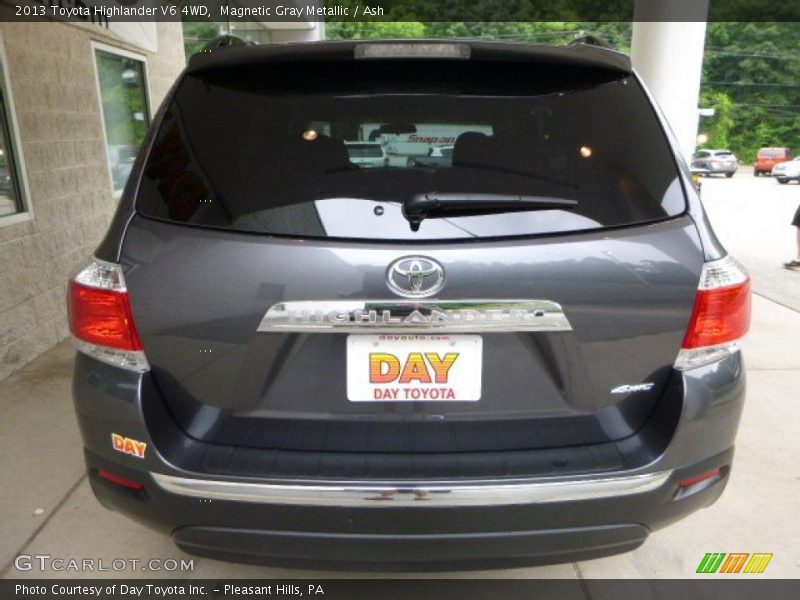 Magnetic Gray Metallic / Ash 2013 Toyota Highlander V6 4WD