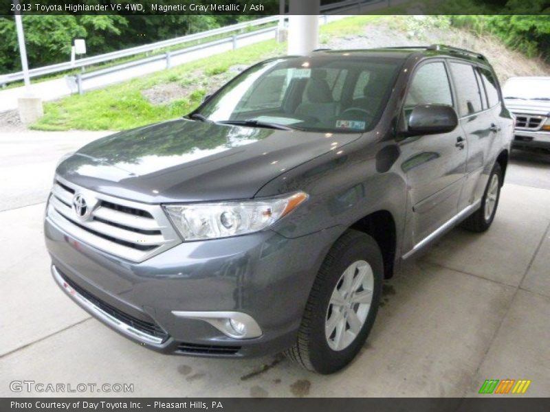 Magnetic Gray Metallic / Ash 2013 Toyota Highlander V6 4WD