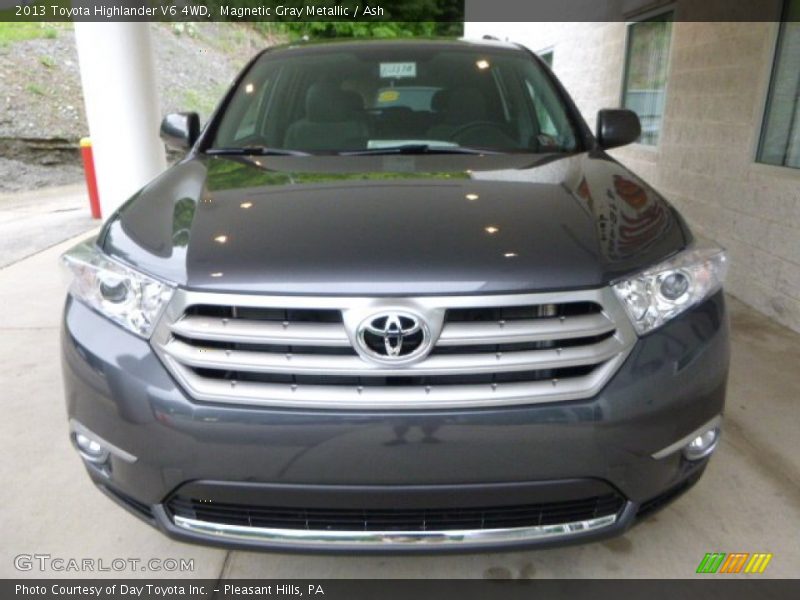 Magnetic Gray Metallic / Ash 2013 Toyota Highlander V6 4WD