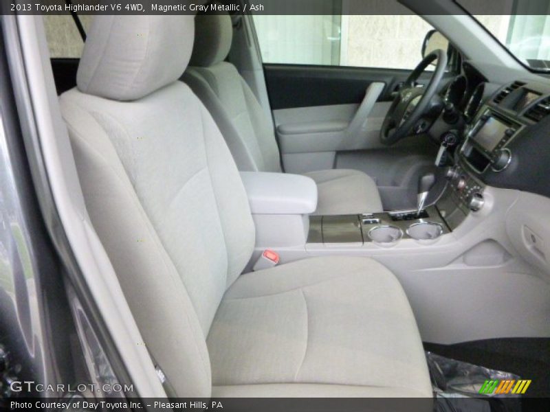 Magnetic Gray Metallic / Ash 2013 Toyota Highlander V6 4WD
