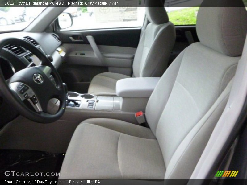 Magnetic Gray Metallic / Ash 2013 Toyota Highlander V6 4WD