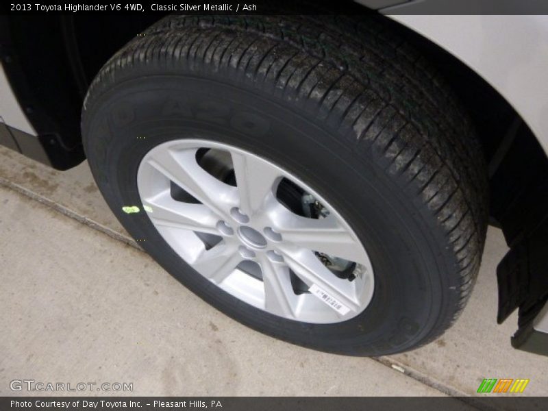 Classic Silver Metallic / Ash 2013 Toyota Highlander V6 4WD