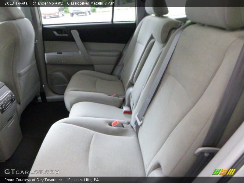 Classic Silver Metallic / Ash 2013 Toyota Highlander V6 4WD