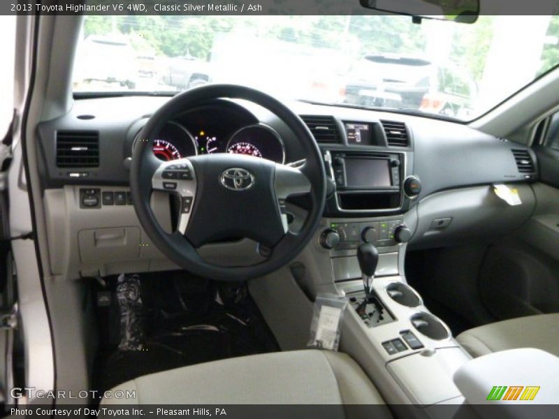 Classic Silver Metallic / Ash 2013 Toyota Highlander V6 4WD