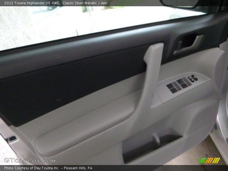 Classic Silver Metallic / Ash 2013 Toyota Highlander V6 4WD