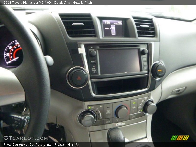 Classic Silver Metallic / Ash 2013 Toyota Highlander V6 4WD