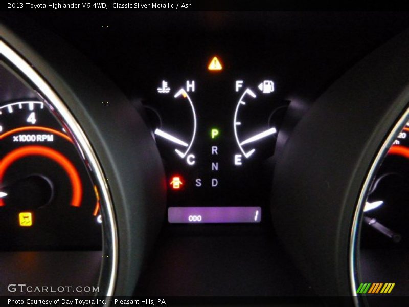 Classic Silver Metallic / Ash 2013 Toyota Highlander V6 4WD