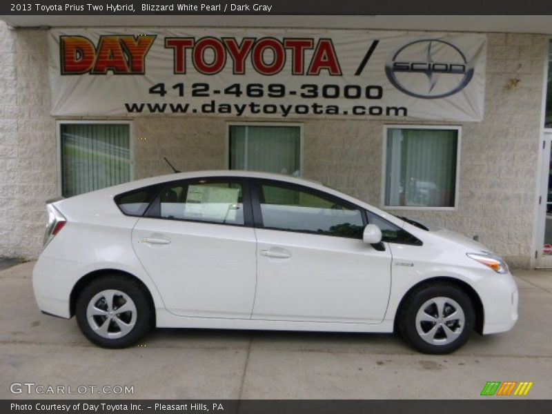 Blizzard White Pearl / Dark Gray 2013 Toyota Prius Two Hybrid