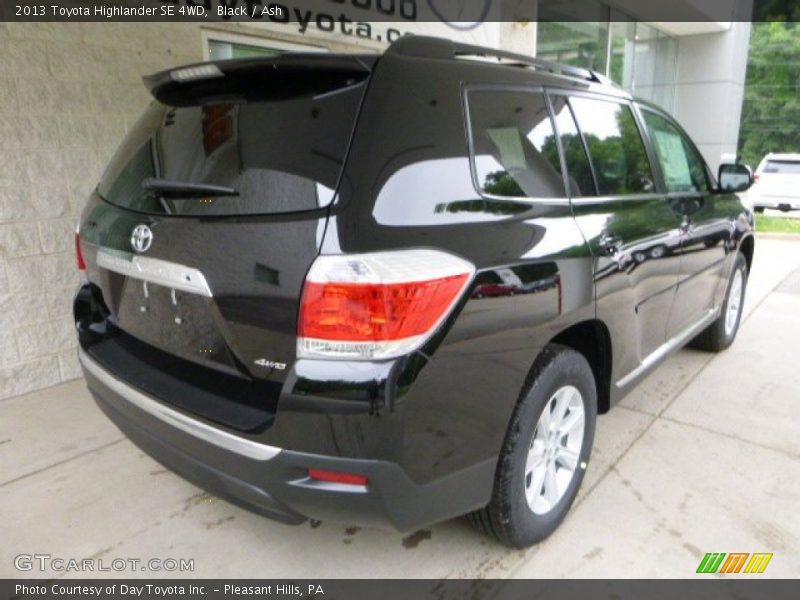 Black / Ash 2013 Toyota Highlander SE 4WD
