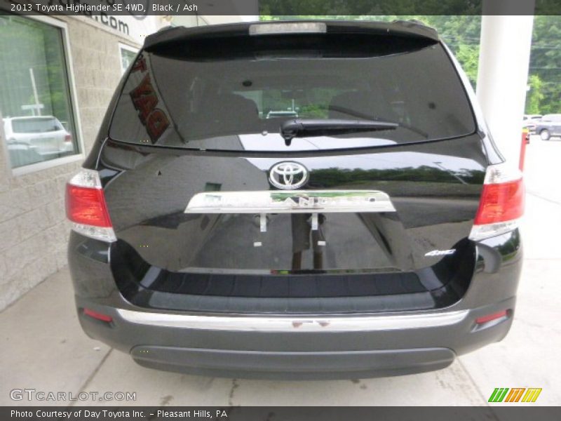 Black / Ash 2013 Toyota Highlander SE 4WD