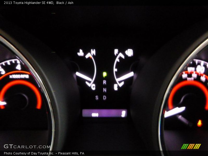 Black / Ash 2013 Toyota Highlander SE 4WD