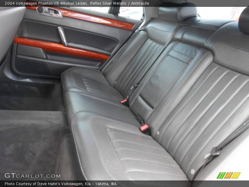 Reflex Silver Metallic / Anthracite 2004 Volkswagen Phaeton V8 4Motion Sedan