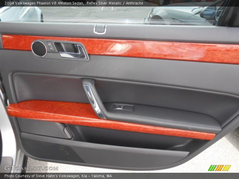 Reflex Silver Metallic / Anthracite 2004 Volkswagen Phaeton V8 4Motion Sedan