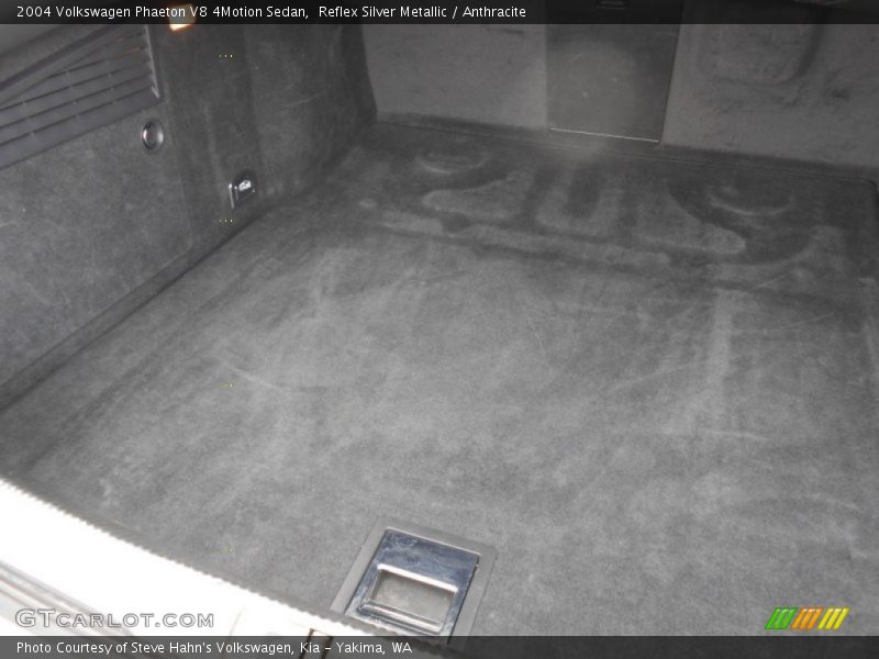 Reflex Silver Metallic / Anthracite 2004 Volkswagen Phaeton V8 4Motion Sedan
