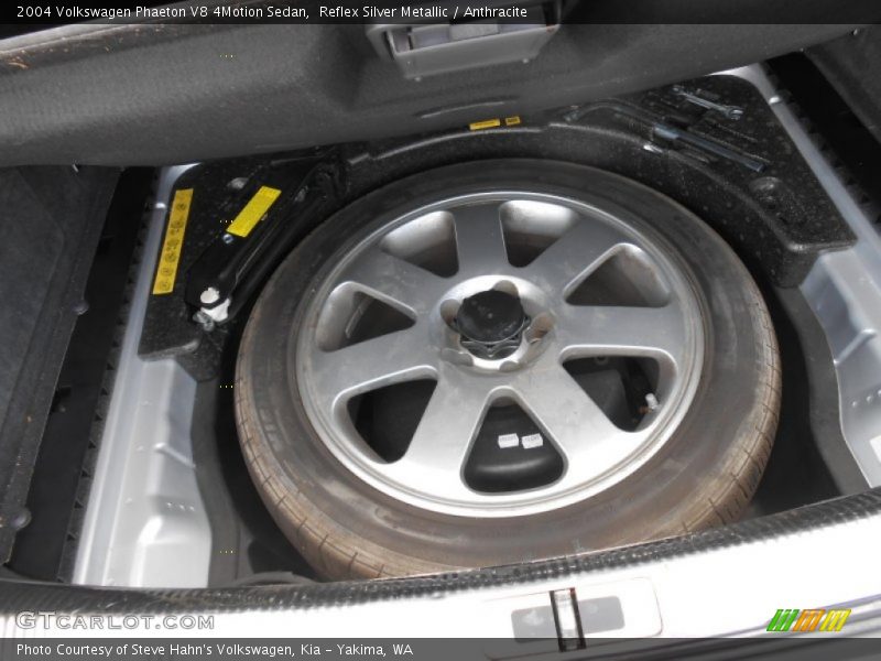 Reflex Silver Metallic / Anthracite 2004 Volkswagen Phaeton V8 4Motion Sedan