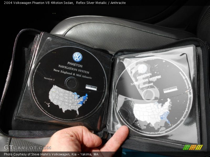 Reflex Silver Metallic / Anthracite 2004 Volkswagen Phaeton V8 4Motion Sedan