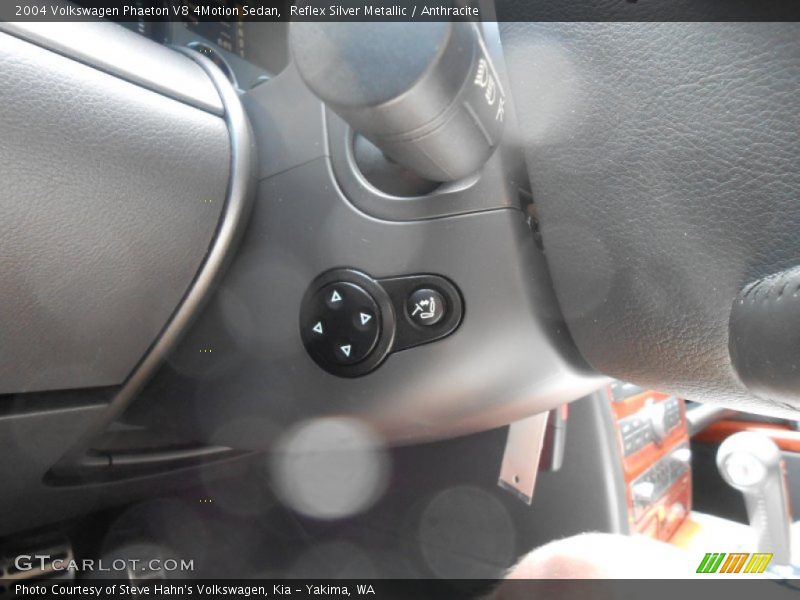 Reflex Silver Metallic / Anthracite 2004 Volkswagen Phaeton V8 4Motion Sedan