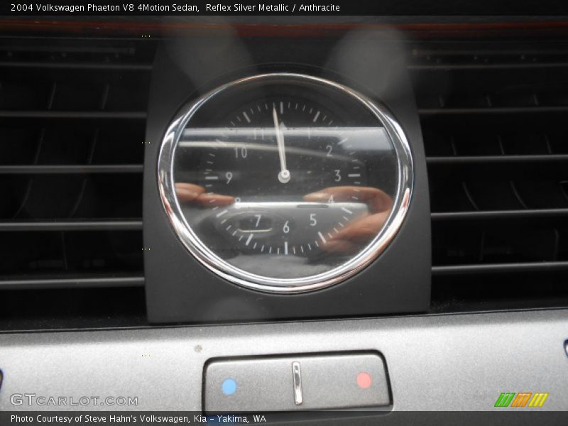 Reflex Silver Metallic / Anthracite 2004 Volkswagen Phaeton V8 4Motion Sedan