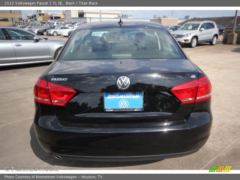 Black / Titan Black 2013 Volkswagen Passat 2.5L SE